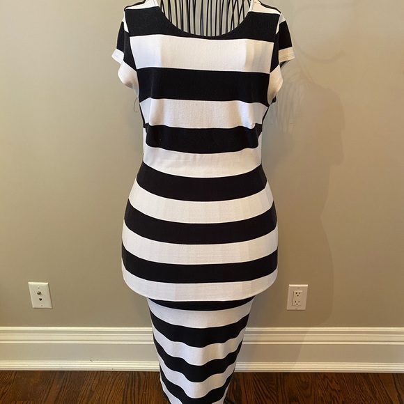 Deep Back Plunge Dress - Picture 2 of 2